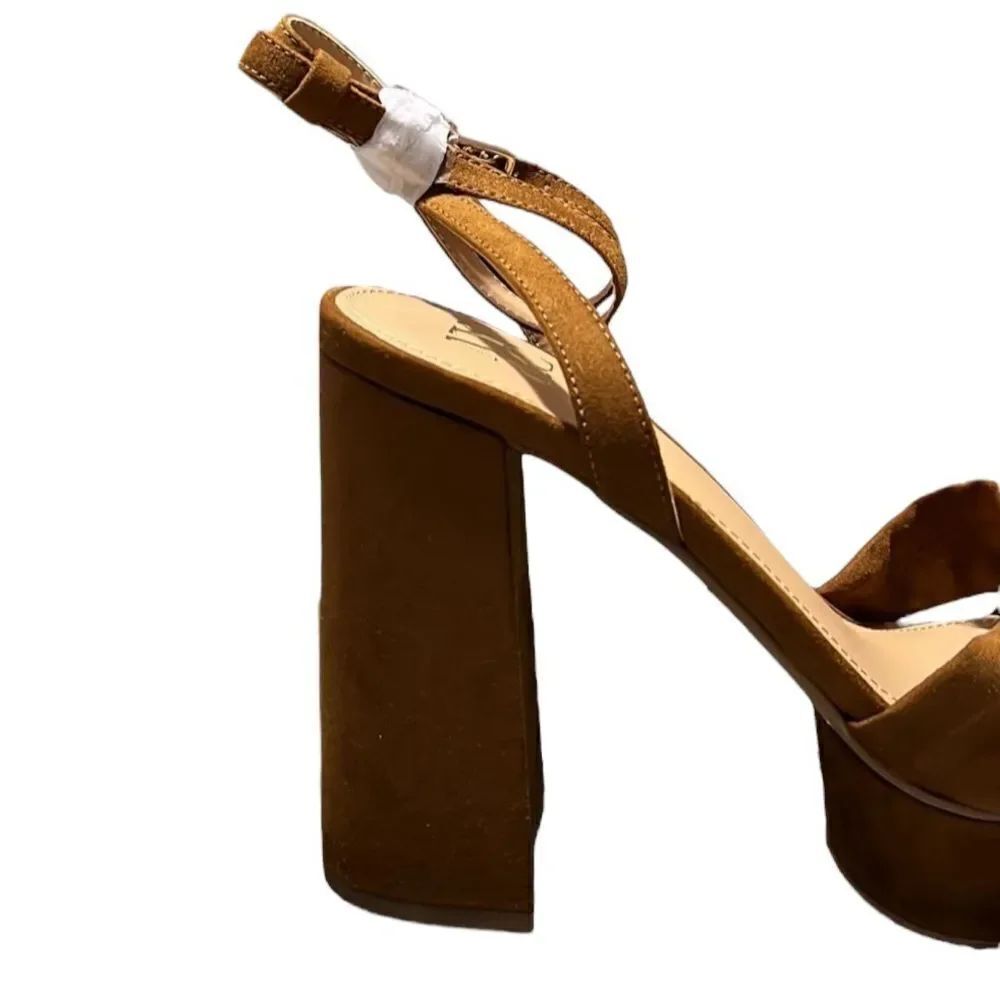 NY&Co Open-Toe Platform Sandals - Picture 3 of 8